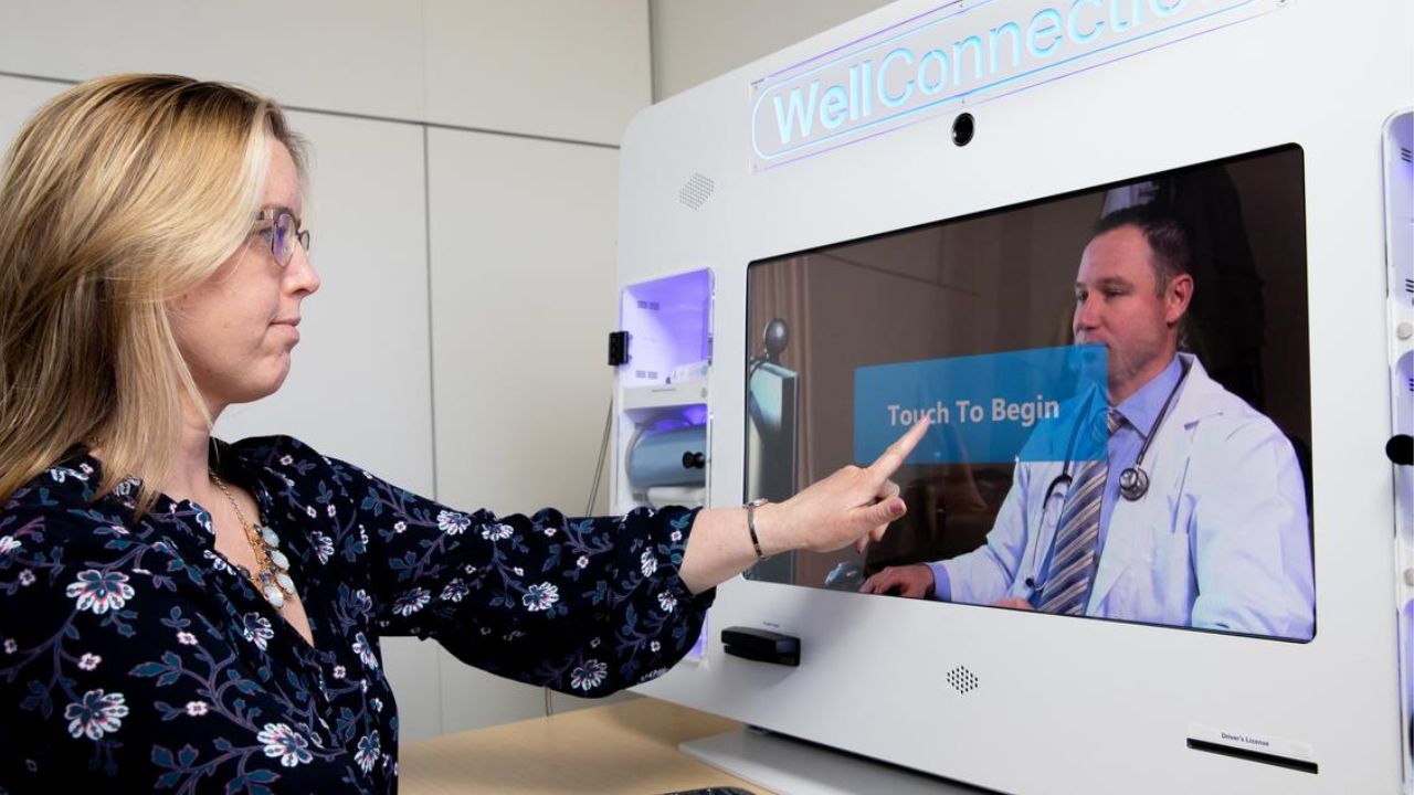 How Hospital Kiosks Improve Efficiency in Healthcare Settings
